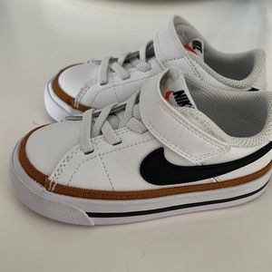 Nike Court Legacy